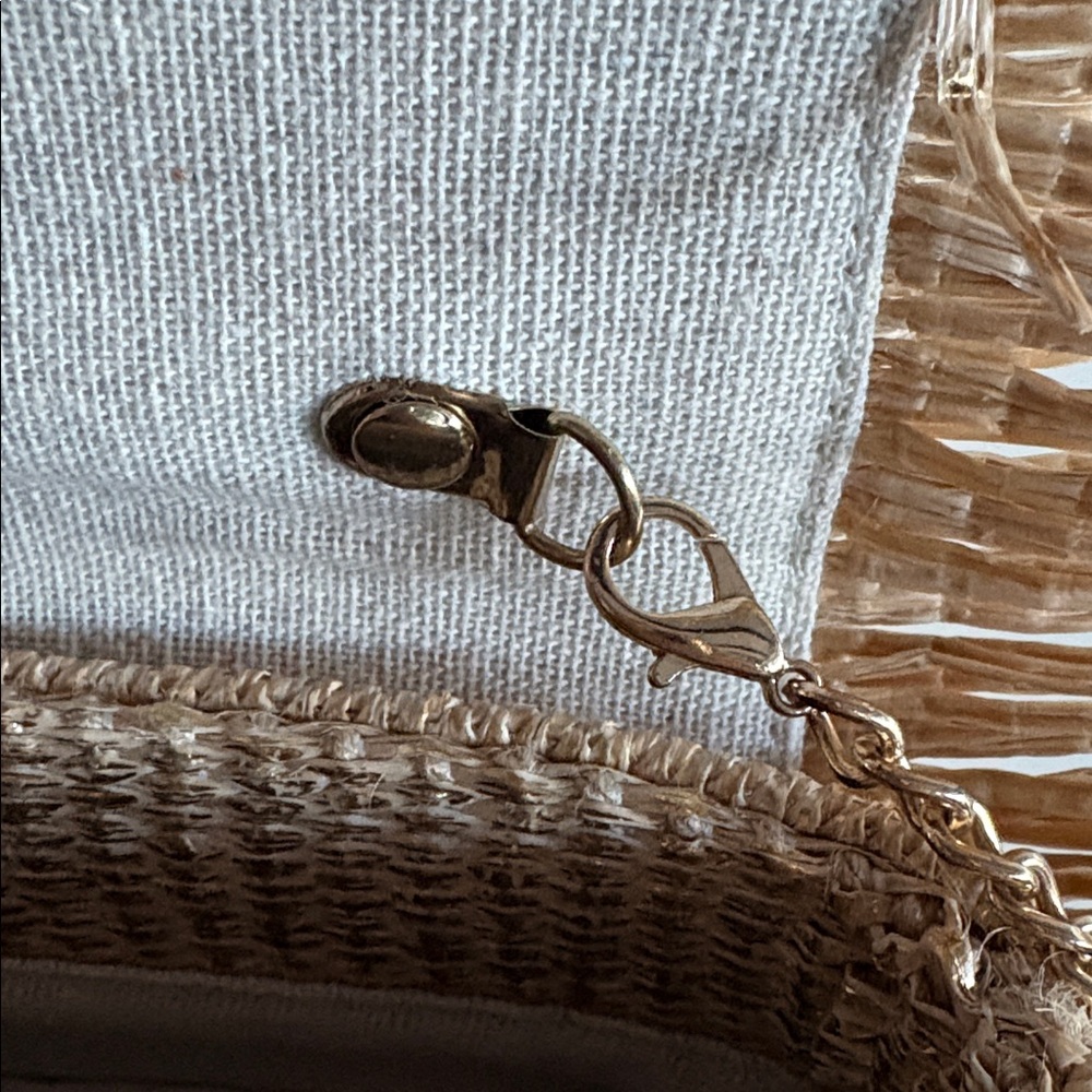 NWT Tommy Bahama Woven Straw & Shimmer Gold Fringe Bag w/Bamboo Handle - Picture 3 of 8